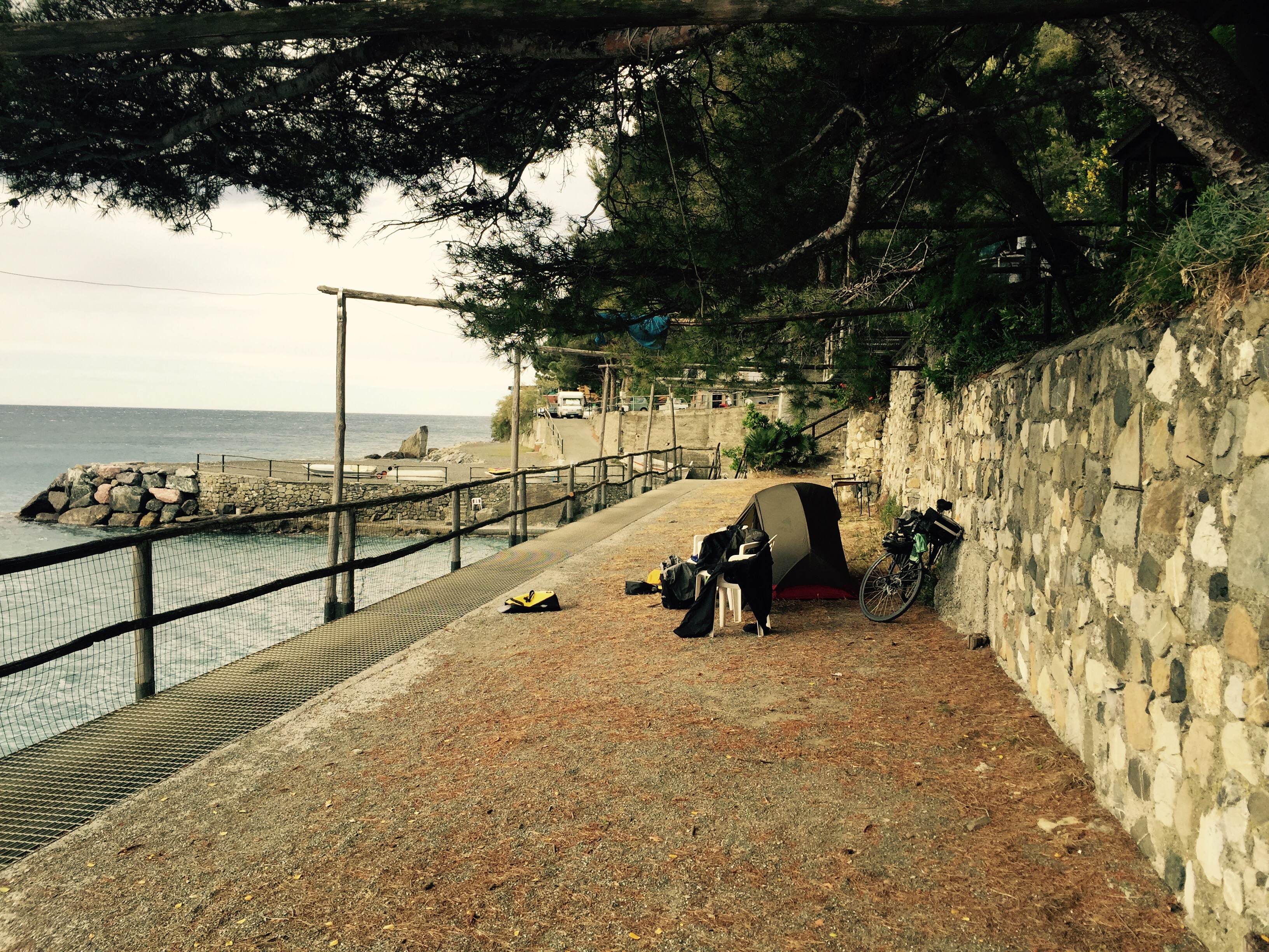 Campsite on the cliff, Moneglia