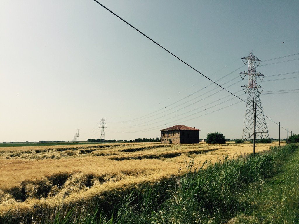 Abandoned farm house, Italy 