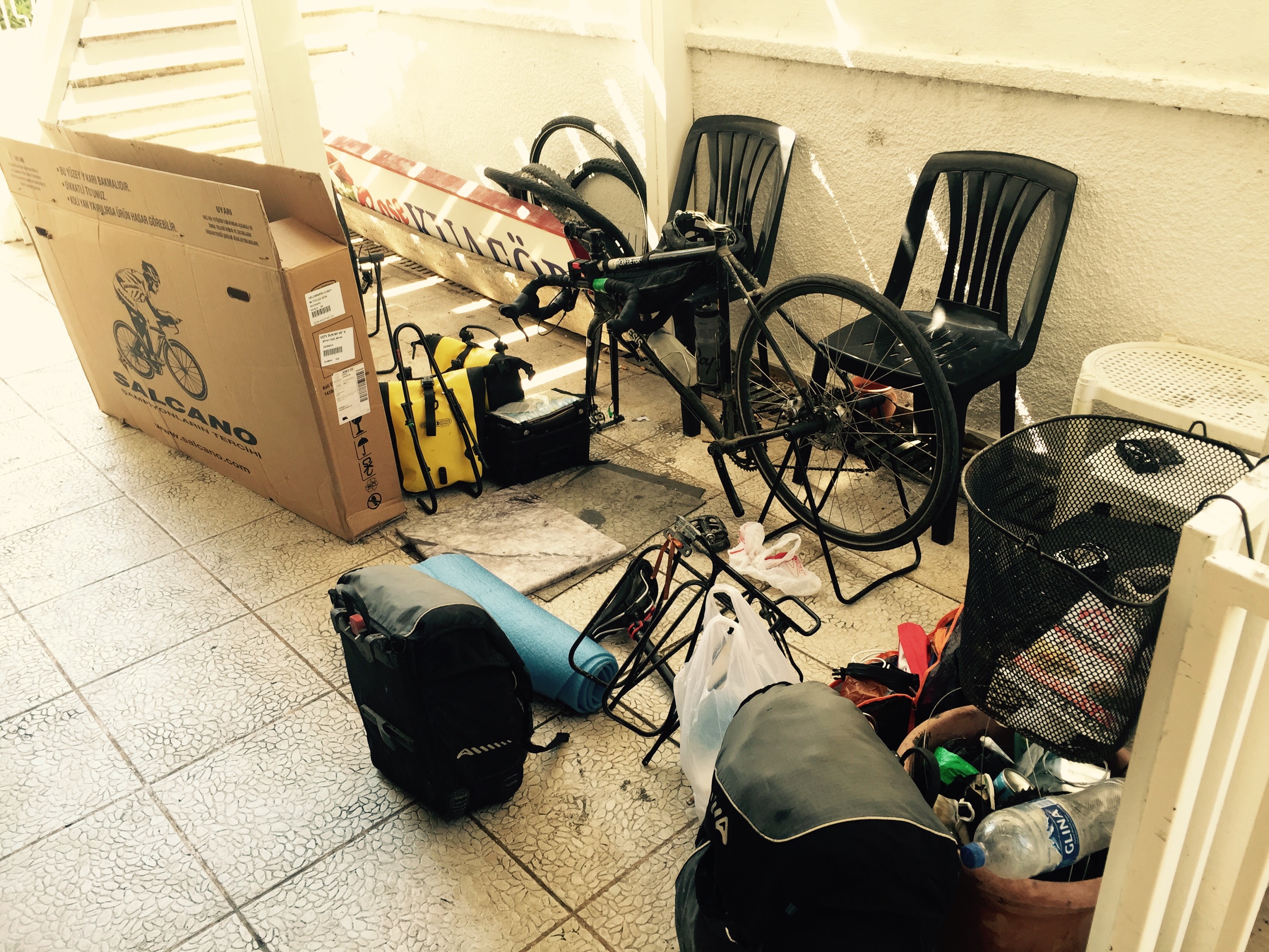 Dismantling touring bike, Velomaris - Marmaris Turkey